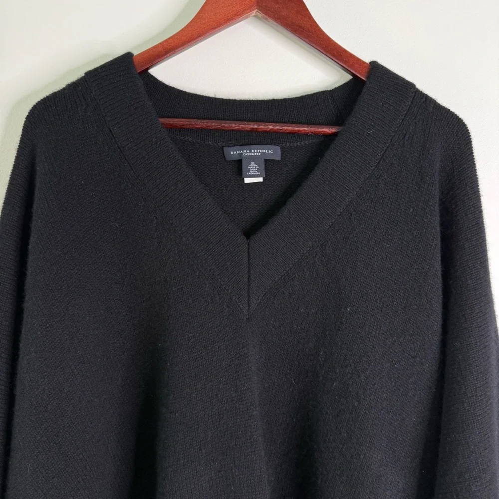 Banana Republic 100% Cashmere Black Poncho Size XL